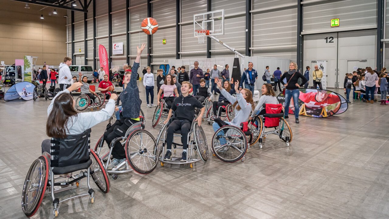 Bewegung und Action ist angesagt: Die Swiss Handicap bietet nebst Information und Weiterbildung einen grossen Anteil an Unterhaltung, Spiel und Spass.